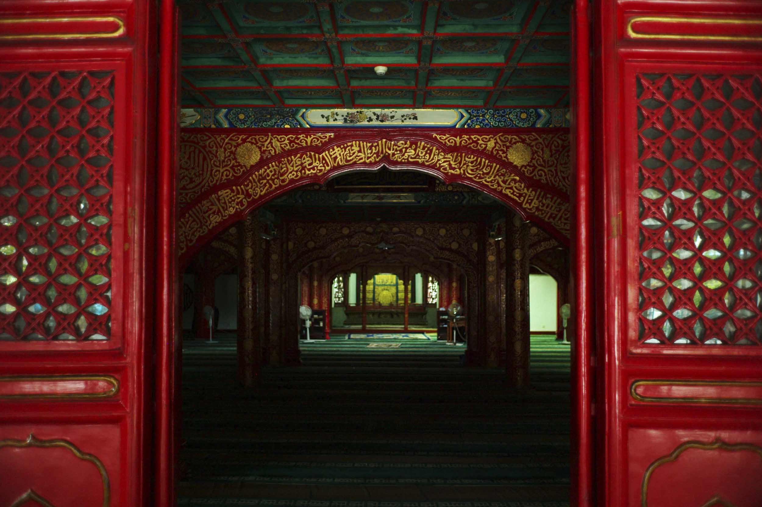 The Niuje Mosque serves Beijing’s Hui Muslim minority. Nearly 200,000 Hui live in Beijing, 2011